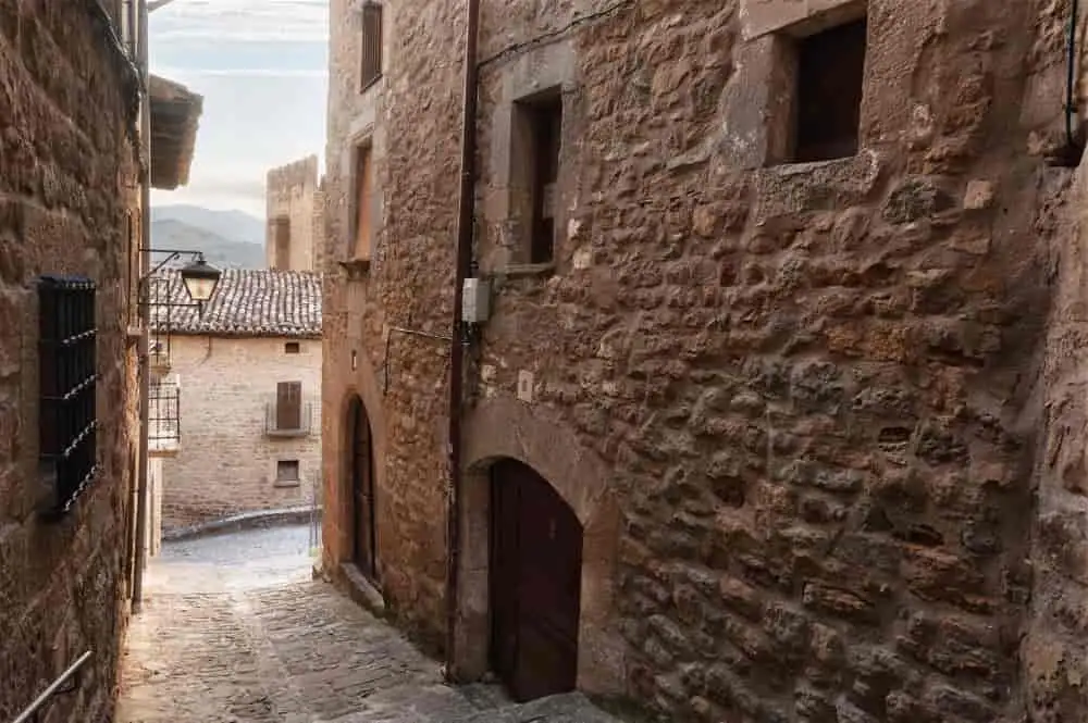 Pignarûl di Tarcento: Tra Tradizione Locale e Previsioni Economiche