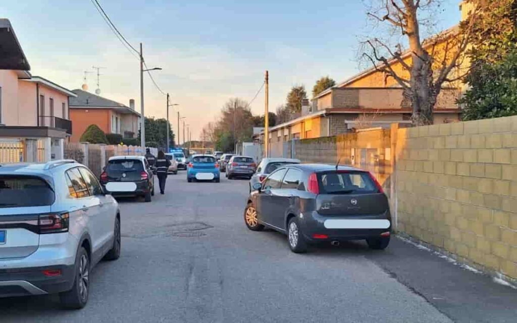 Inveruno: momenti di tensione tra due uomini e multe a raffica in via Massimo D'Azeglio