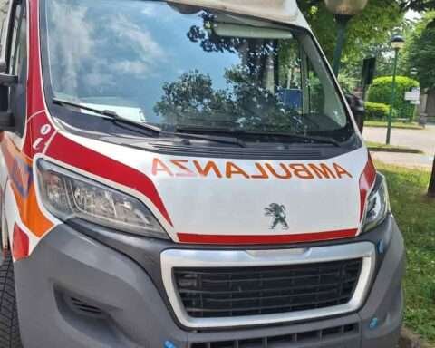 Trovata senza vita nel suo appartamento