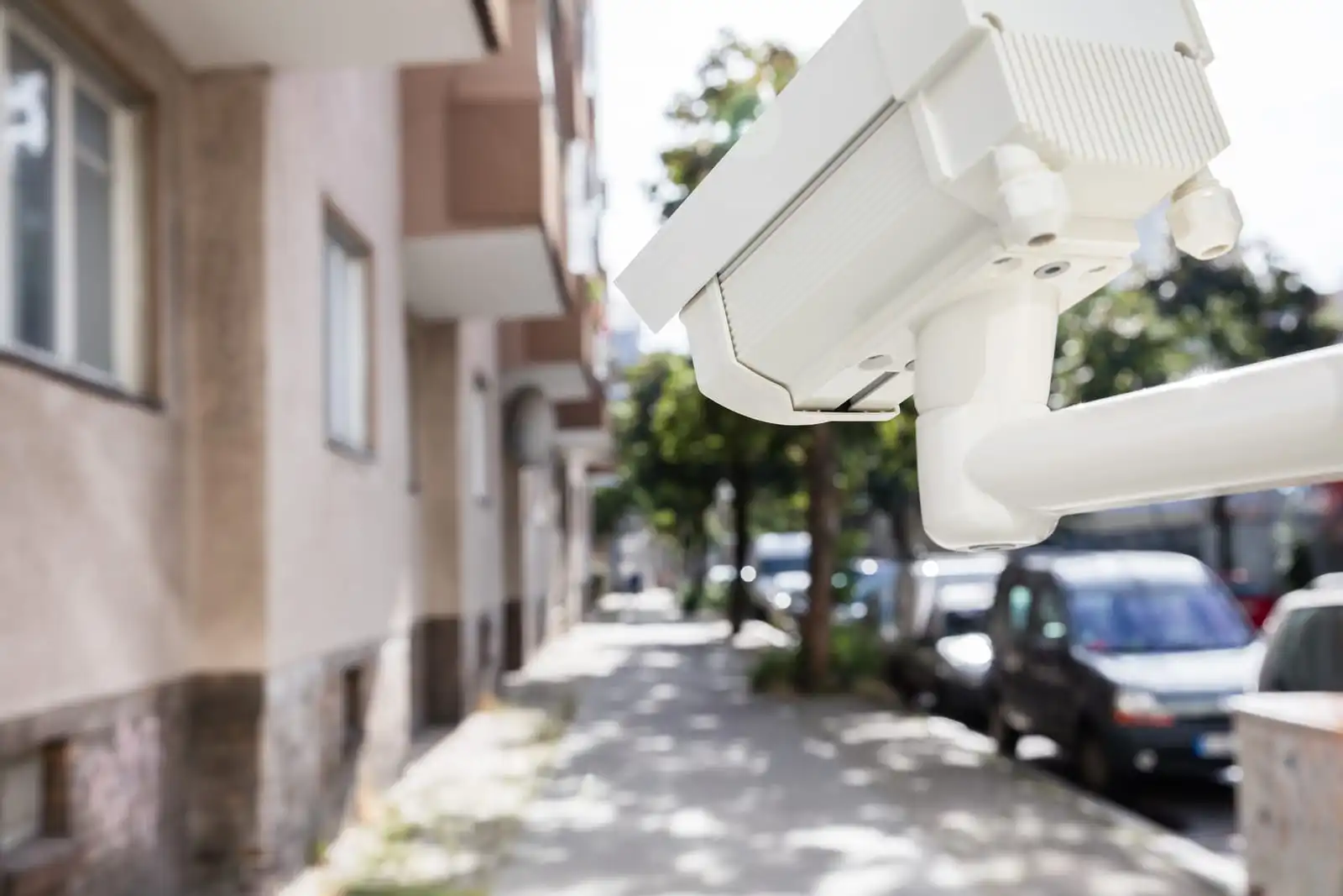 SETTIMO MILANESE: Scuole potenziano la sicurezza con l'installazione di telecamere